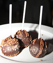 Brownies am Stiel...(©Foto: MartiN Schmitz)
